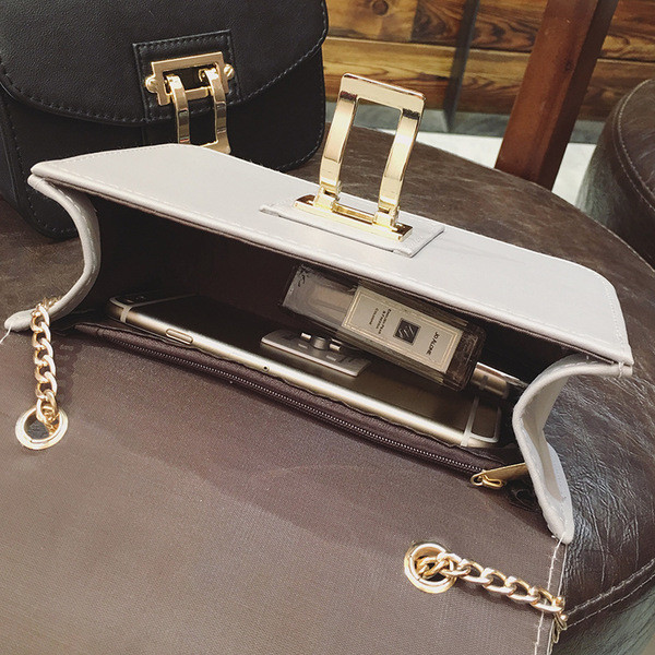 Geantă mică și elegantă, cu mâner metalic în mai multe culori