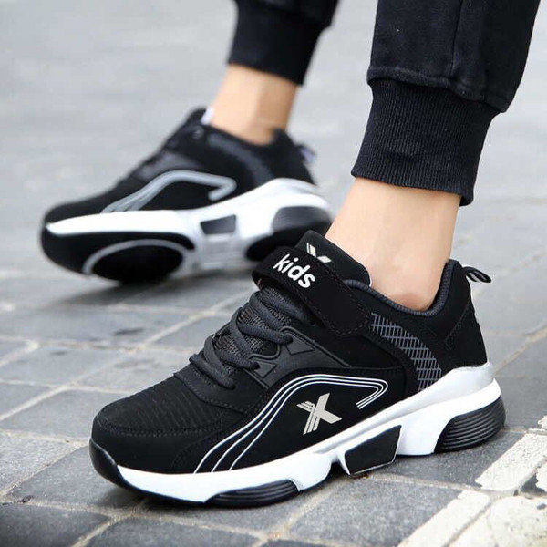 Adidasi sport pentru copii cu autocolante in doua culori