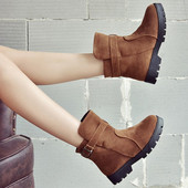 Casual γυναικείες μπότες σε μαύρο και καφέ χρώμα