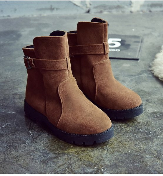 Casual γυναικείες μπότες σε μαύρο και καφέ χρώμα