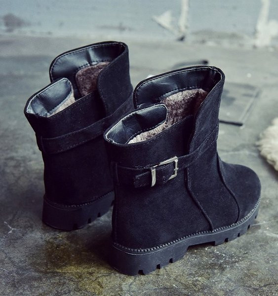 Casual γυναικείες μπότες σε μαύρο και καφέ χρώμα