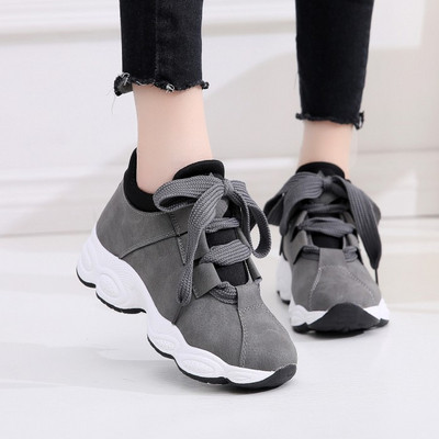 Tenisi moderni de dama din piele intoarsa in mai multe culori