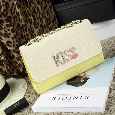 Geanta de dama in mai multe culori cu maner metalic