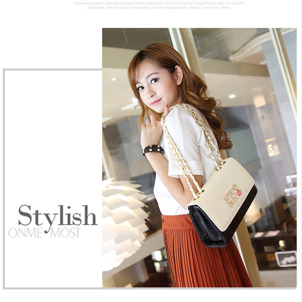 Geanta de dama in mai multe culori cu maner metalic