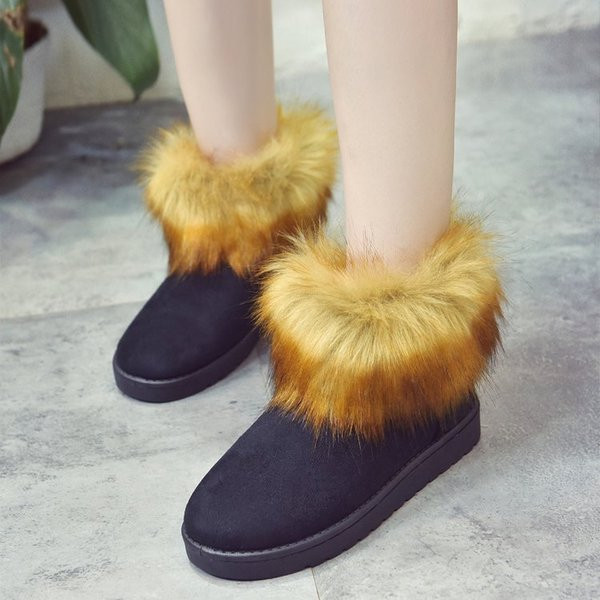 Ghete de dama moderne cu puf in trei culori