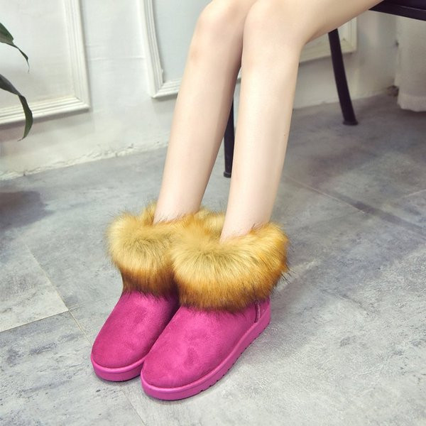 Ghete de dama moderne cu puf in trei culori