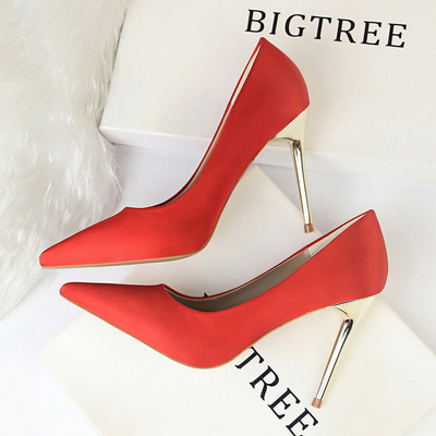 Κομψά γυναικεία παπούτσια με ψηλό τακούνι σε διάφορα χρώματα