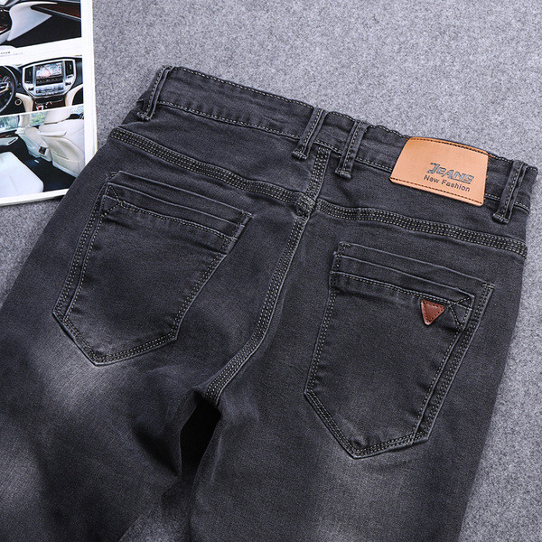 Κλασικά τζιν ανδρικά σε τέσσερα χρώματα