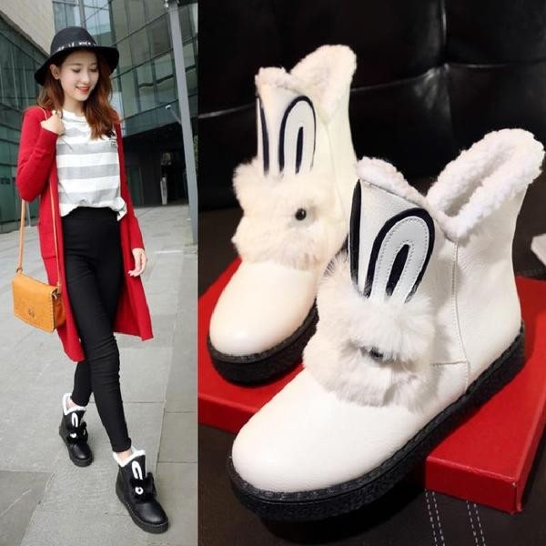 Γυναικείες μπότες  με 3D στοιχείο σε τέσσερα χρώματα