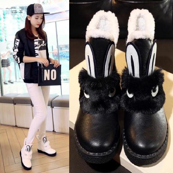 Γυναικείες μπότες  με 3D στοιχείο σε τέσσερα χρώματα