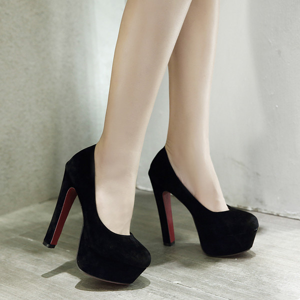 Μοντέρνα γυναικεία παπούτσια με ψηλό τακούνι με μαύρο και κόκκινο χρώμα