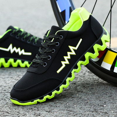 Adidași moderni pentru bărbați în trei culori