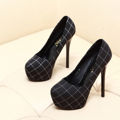 Μοντέρνα γυναικεία ψηλά τακούνια σε διάφορα χρώματα