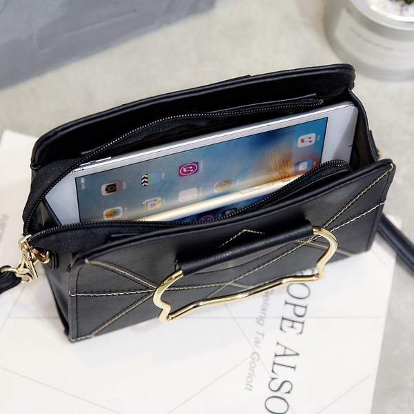 Geanta de dama cu maner metalic in mai multe culori