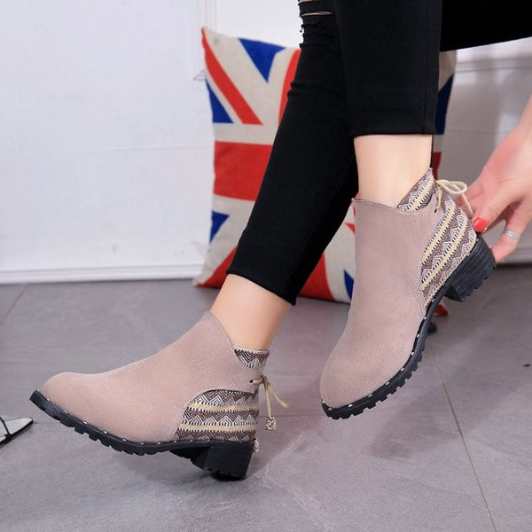 Ghete de dama moderne din piele intoarsa in doua culori