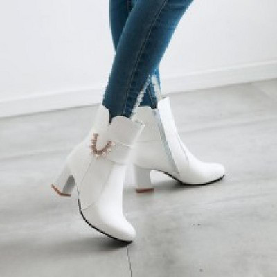 Cizme de dama elegante cu toc gros cu catarama