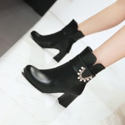 Cizme de dama elegante cu toc gros cu catarama