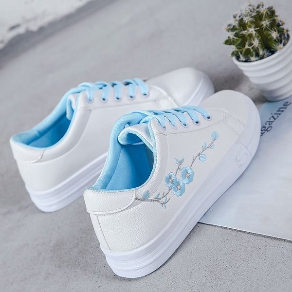 Tenisi eleganti de dama in doua culori potriviti pentru utilizarea de zi cu zi