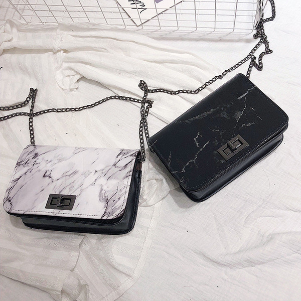 Geanta de dama cu inchidere metalica