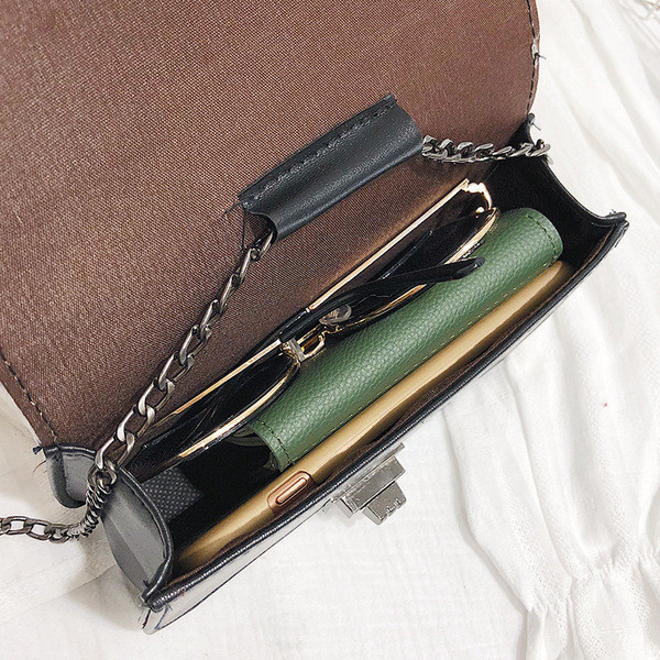 Geanta de dama cu inchidere metalica