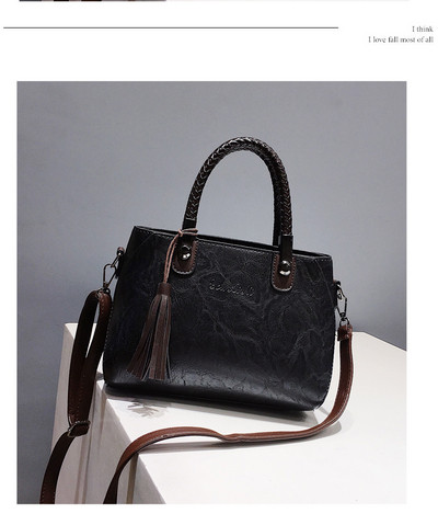 Geanta de dama potrivita pentru utilizarea de zi cu zi cu accesoriu