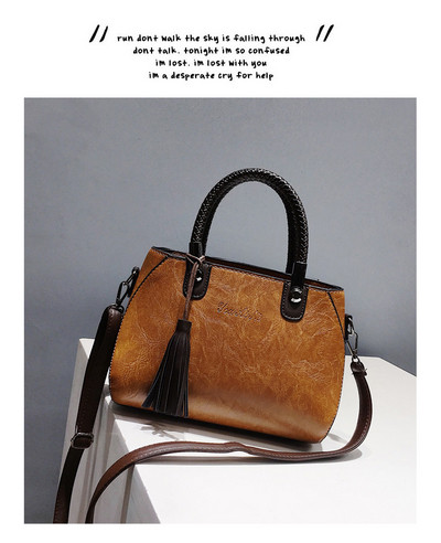 Geanta de dama potrivita pentru utilizarea de zi cu zi cu accesoriu