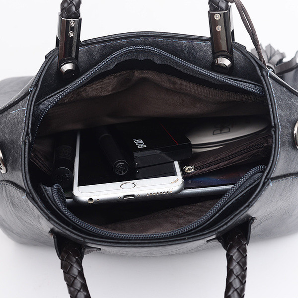 Geanta de dama potrivita pentru utilizarea de zi cu zi cu accesoriu