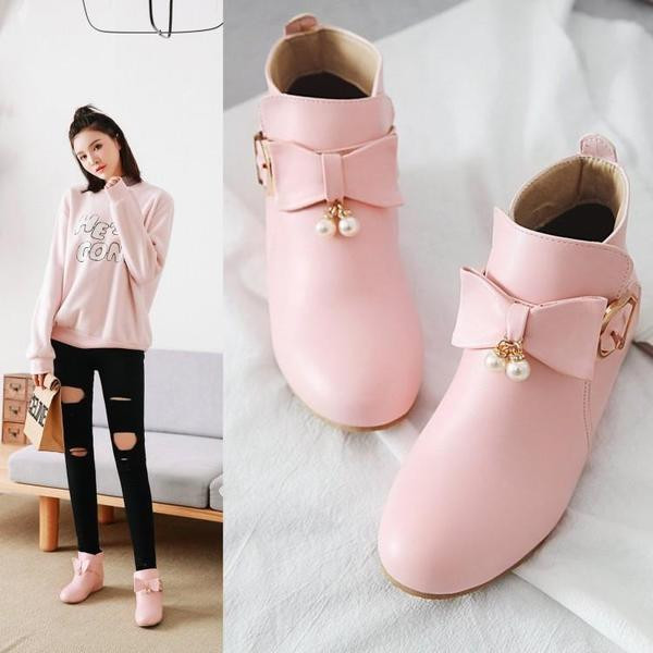 Ghete de dama elegante cu decor 3D in trei culori