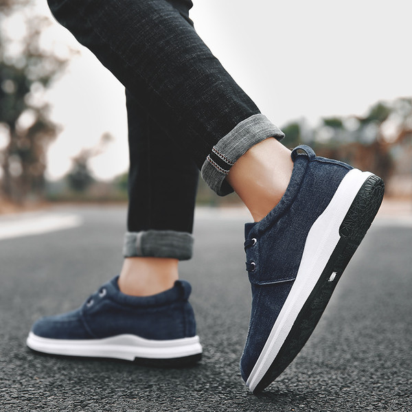 Adidași moderni pentru bărbați în trei culori