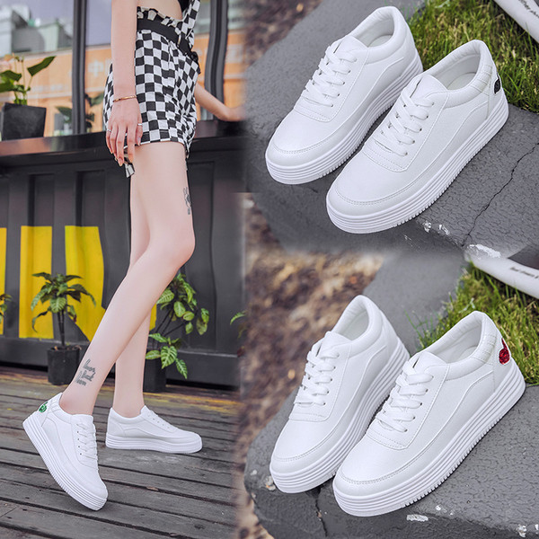 Adidasi moderni de dama cu o inima stralucitoare in trei culori