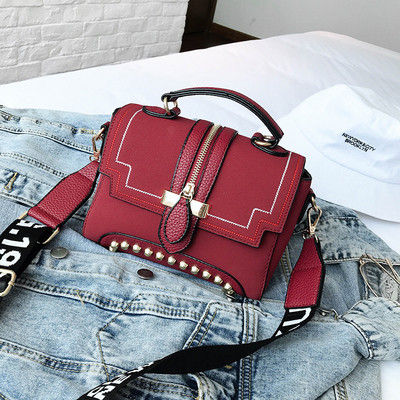 Geanta de dama cu elemente metalice in mai multe culori