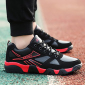 Tenisi actuali pentru bărbați în patru culori