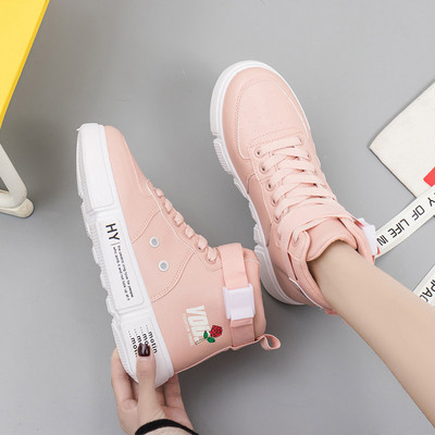 Μοντέρνα μοντέλα γυναικεία πάνινα παπούτσια - διάφορα μοντέλα