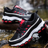 Model nou de adidasi barbatesti cu talpa aspra in doua culori