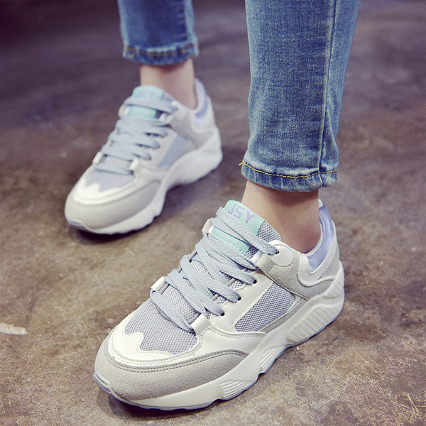 Model actual de adidasi de dama cu platforma in trei culori