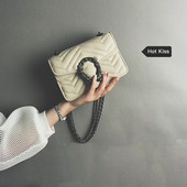 Geanta de dama eleganta in mai multe culori cu inchidere metalica