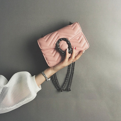 Geanta de dama eleganta in mai multe culori cu inchidere metalica