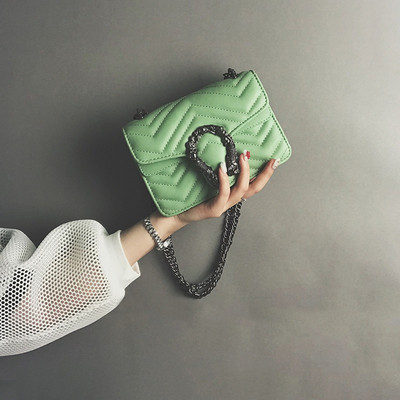 Geanta de dama eleganta in mai multe culori cu inchidere metalica