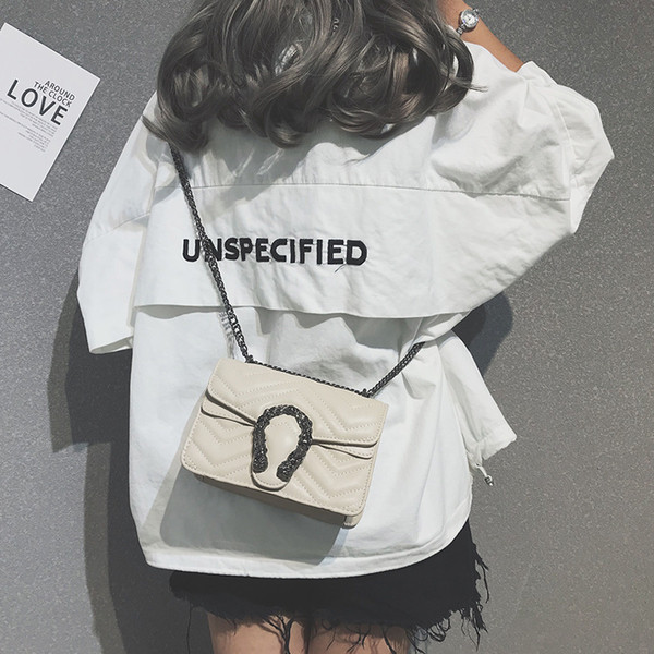 Geanta de dama eleganta in mai multe culori cu inchidere metalica