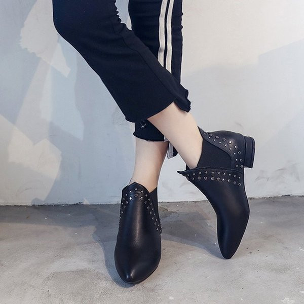 Cizme zilnice ascuțite de damă cu ochiuri