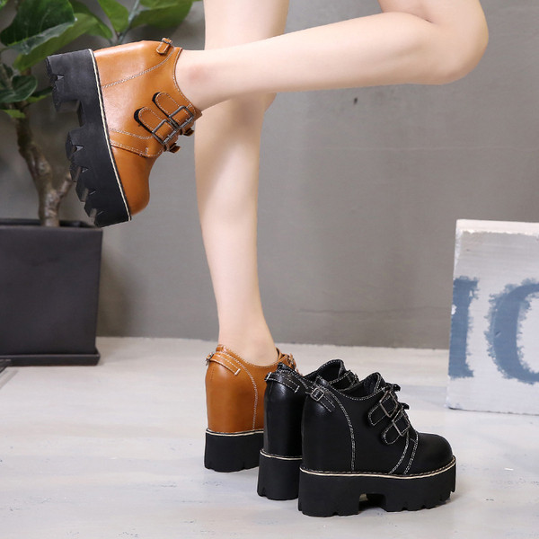 Cizme de dama din piele ecologica cu catarame in negru si maro