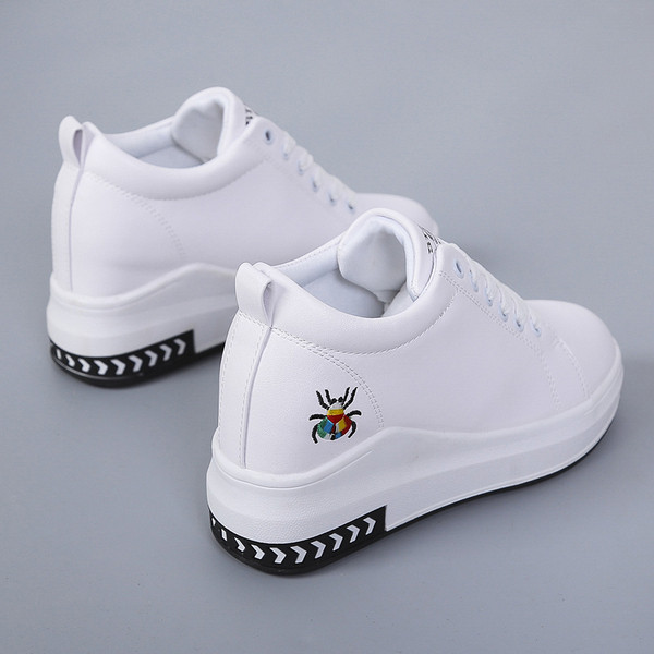 Adidasi moderni de dama cu talpa inalta si broderie in doua culori