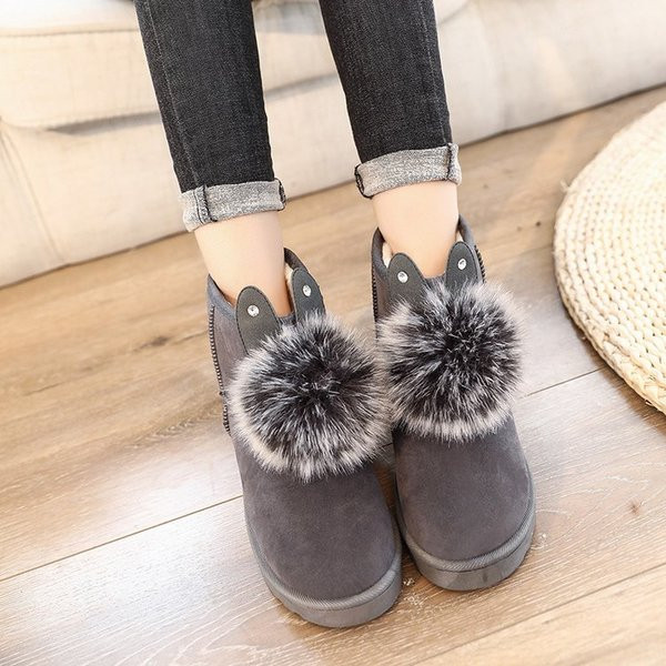 Ghete de dama moderne cu puf in trei culori