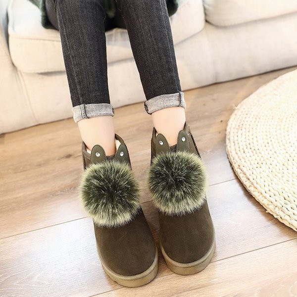 Ghete de dama moderne cu puf in trei culori