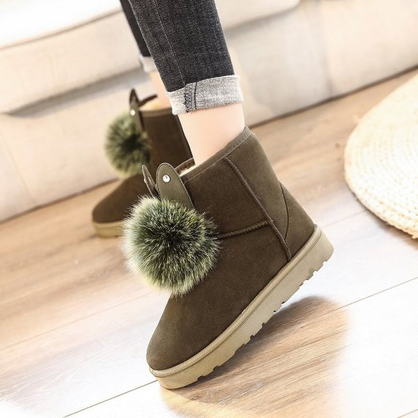 Ghete de dama moderne cu puf in trei culori