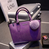 Дамска чанта с аксесоар пух в няколко цвята