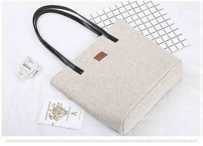 Geanta de dama moderna potrivita pentru utilizarea de zi cu zi in doua culori