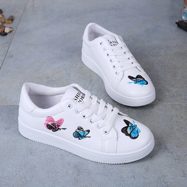 Tenisi de dama actuali cu broderie in doua culori potriviti pentru utilizarea de zi cu zi