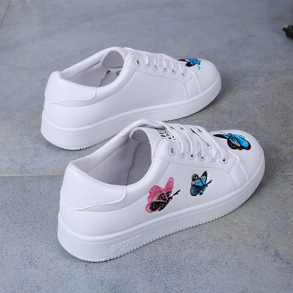 Tenisi de dama actuali cu broderie in doua culori potriviti pentru utilizarea de zi cu zi