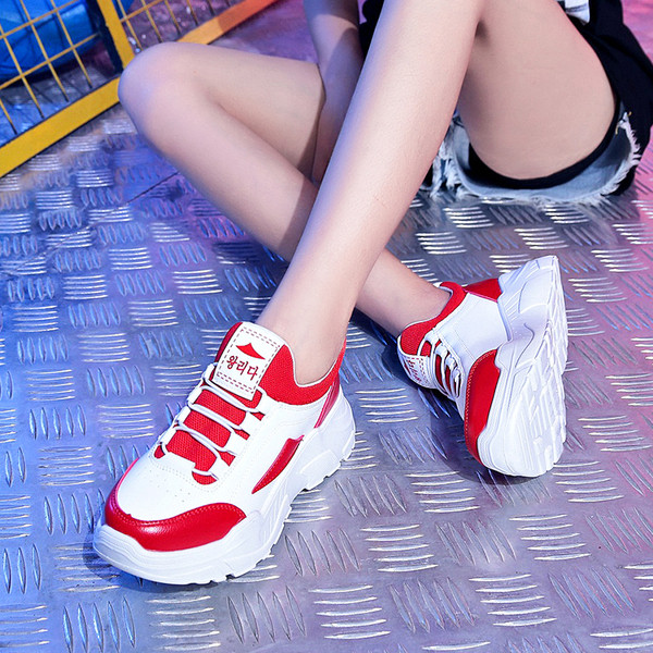 Adidasi de dama cu talpa inalta in trei culori potriviti pentru utilizarea de zi cu zi